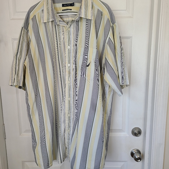 (682) Nautica Men's Classic Short Sleeve Button Down Shirt, 2XLT Color: Striped - Picture 5 of 14